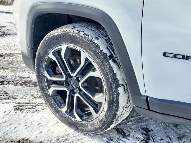 Used 2023 Jeep Compass Limited image 32