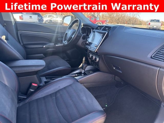 Used 2025 Mitsubishi Outlander Sport SE image 17