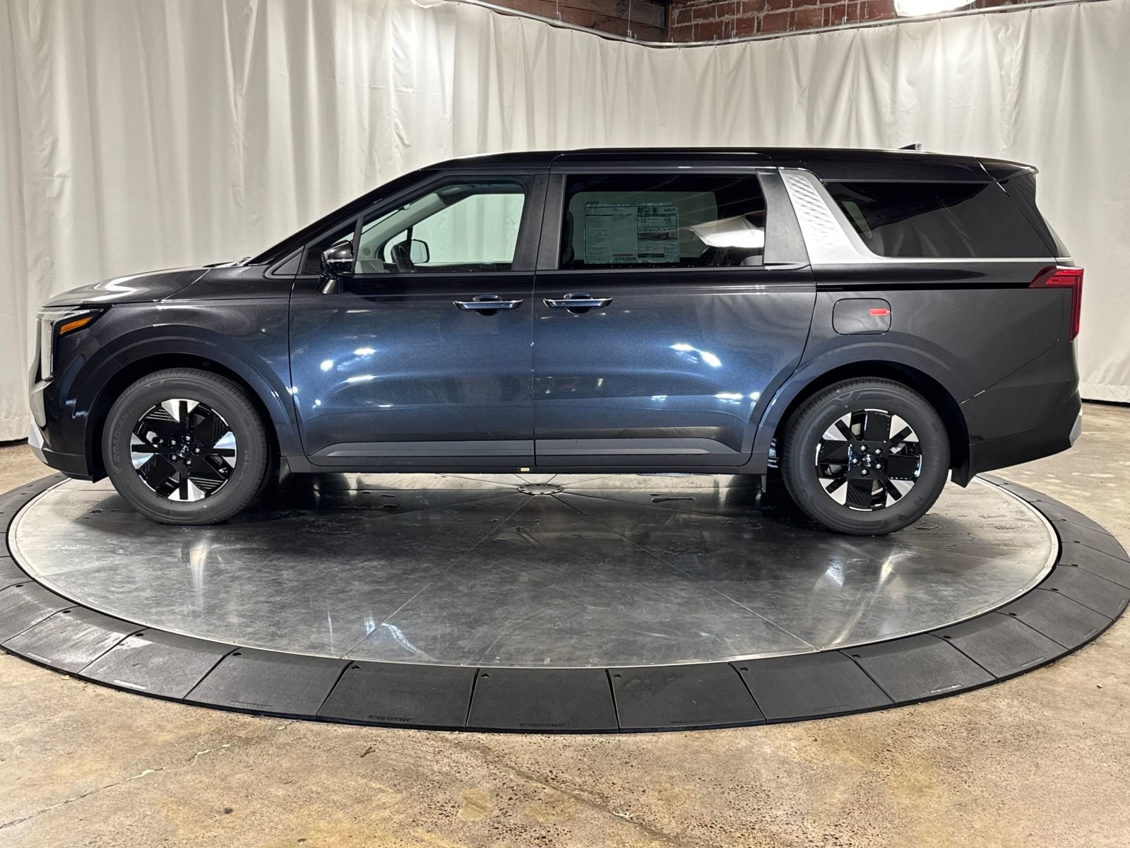 New 2026 Kia Carnival LXS image 6