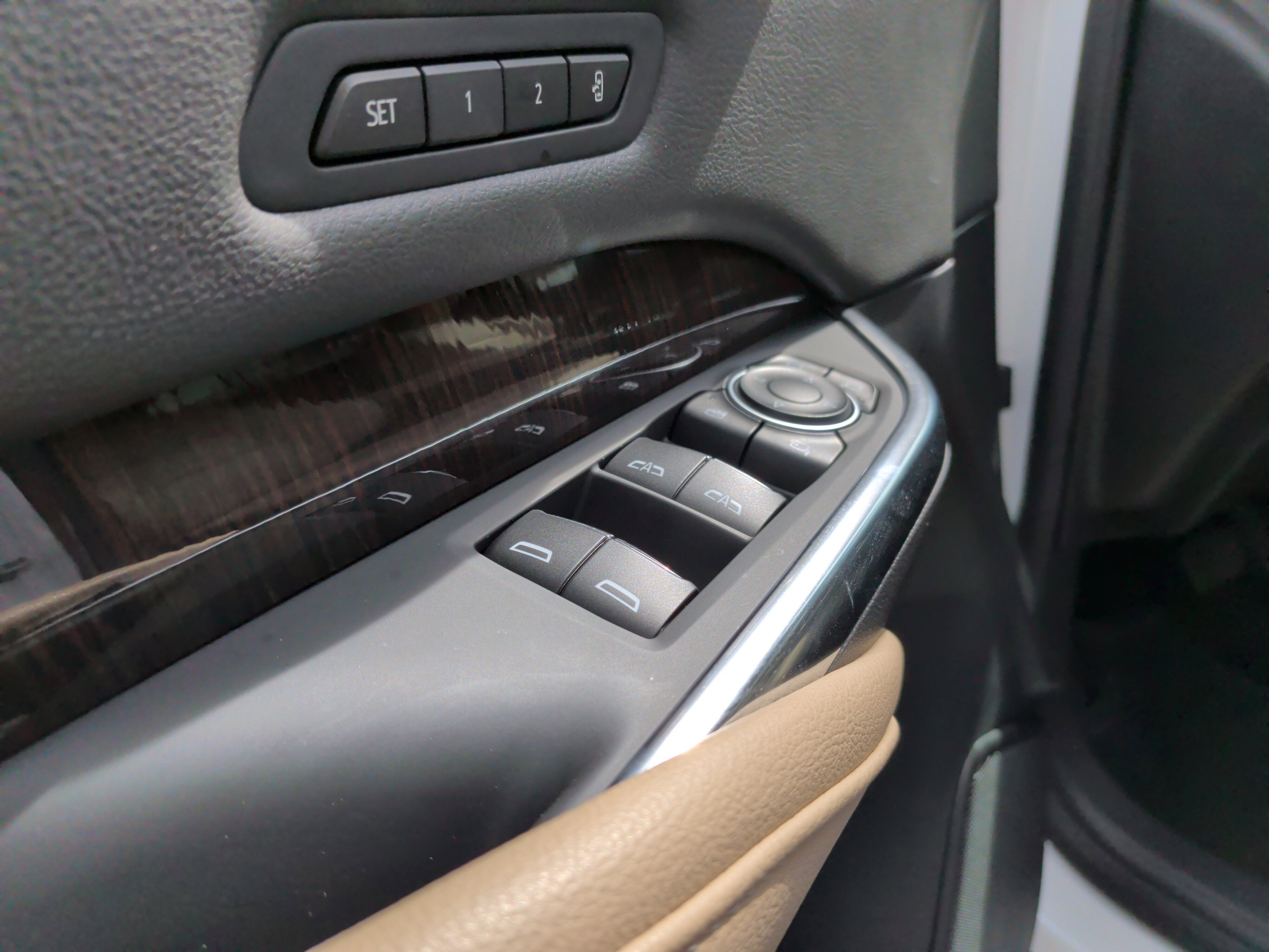 Used 2025 Cadillac XT4 Premium Luxury image 15