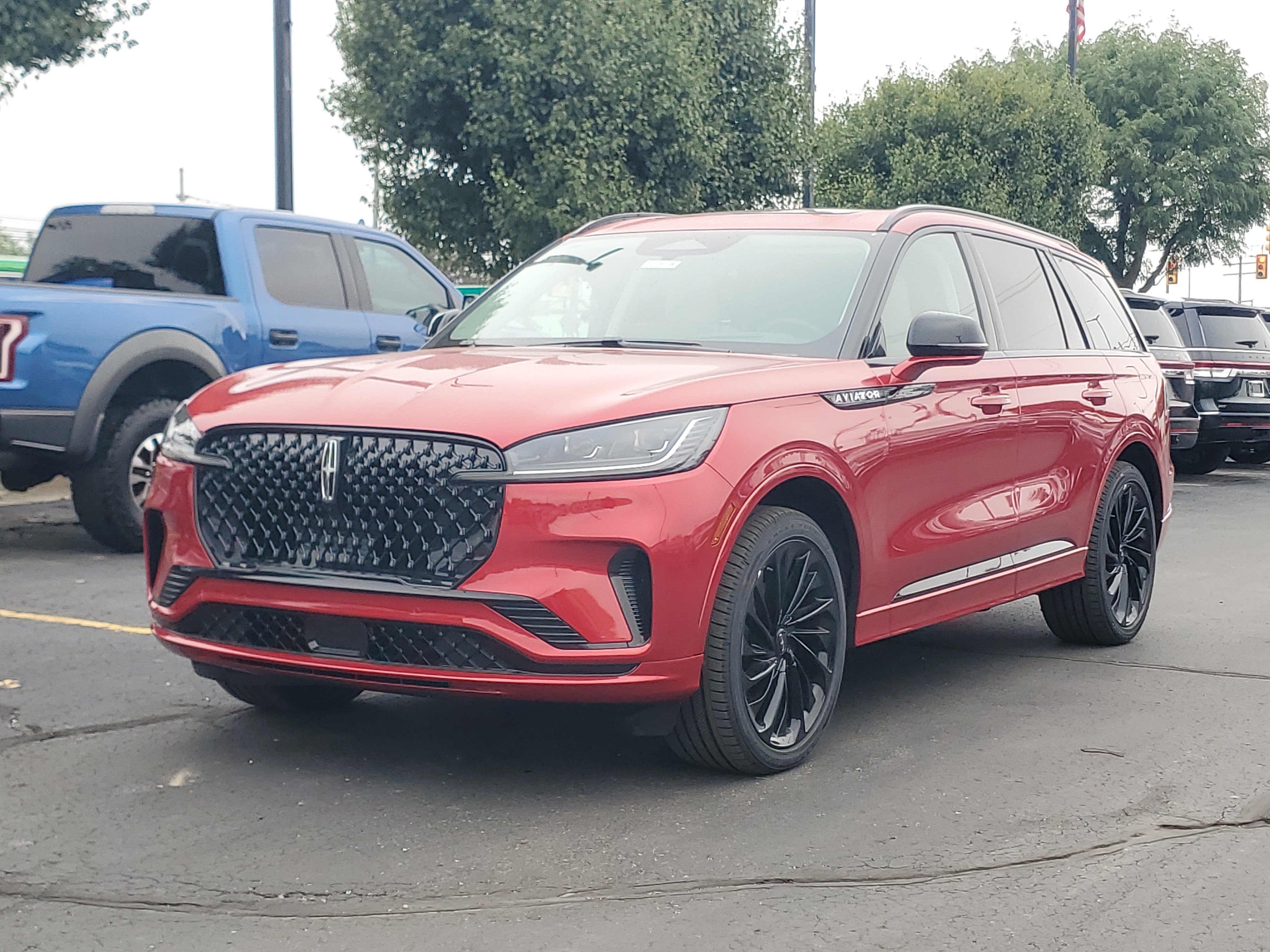 New 2026 Lincoln Aviator Reserve AWD/4WD image 2