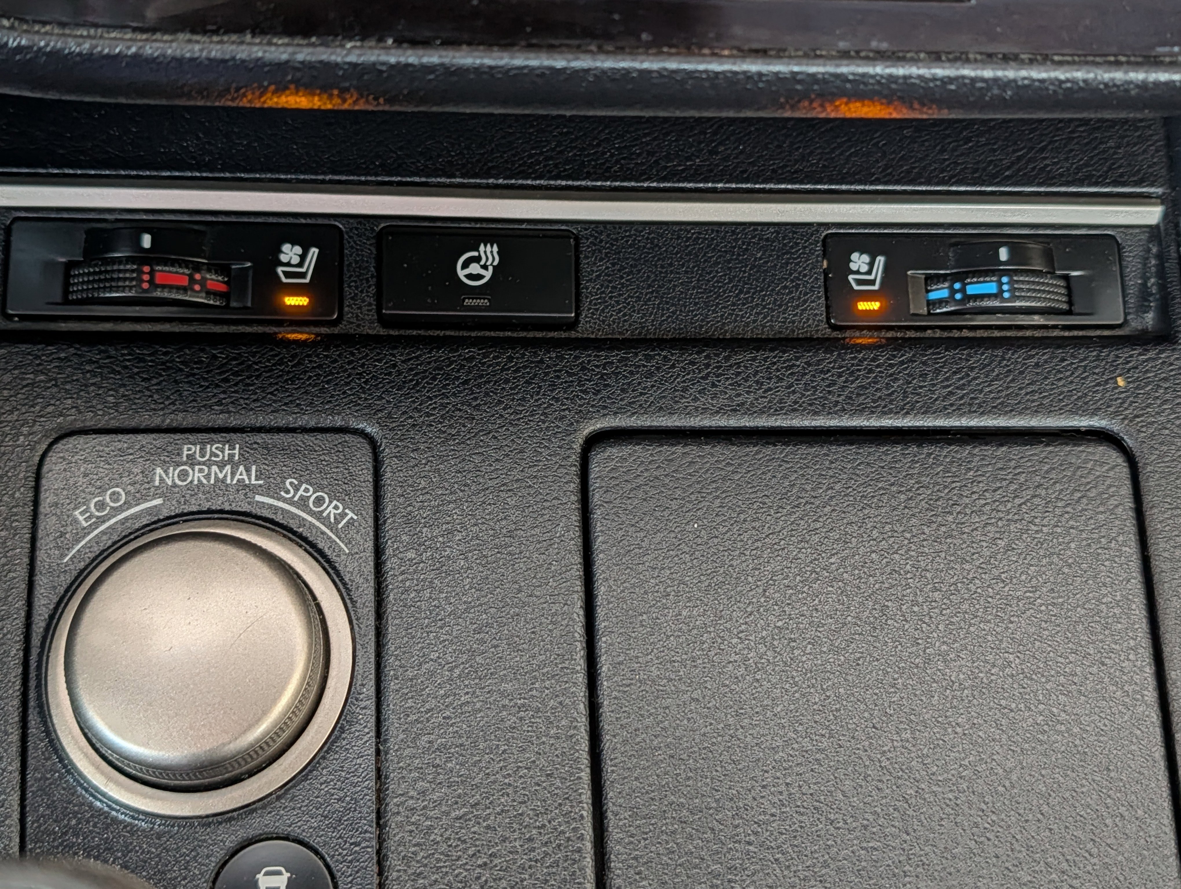 Used 2016 Lexus ES 350 w/ Navigation System Package image 18