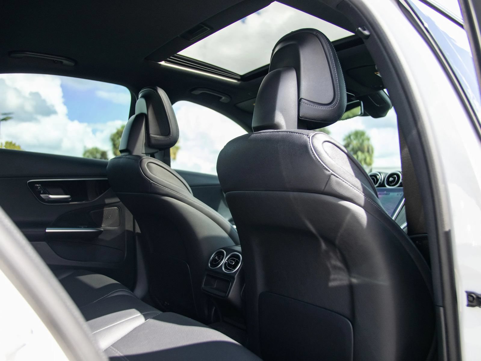Used 2024 Mercedes-Benz C 300 Sedan image 26