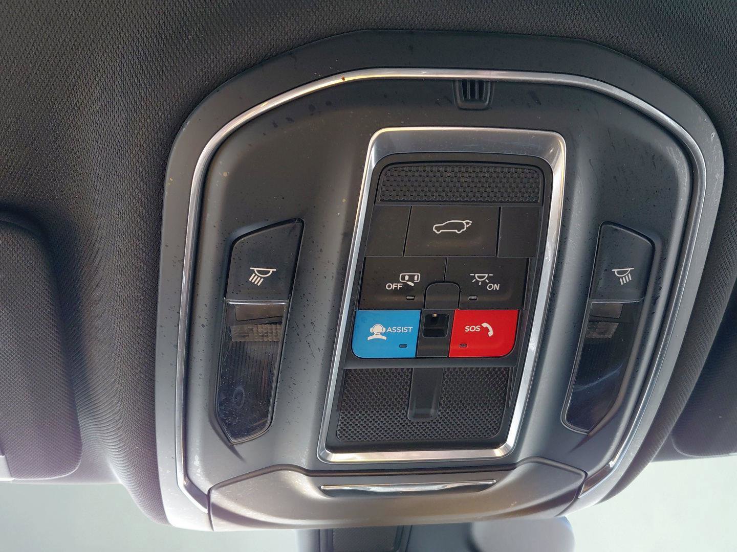 Used 2023 Jeep Grand Cherokee Altitude image 42