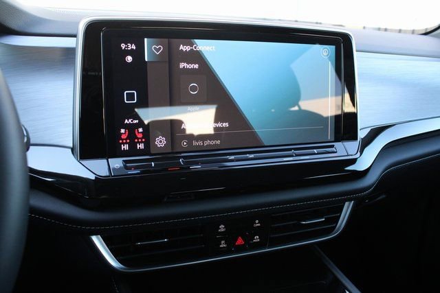 Used 2025 Volkswagen Atlas Cross Sport SE image 16