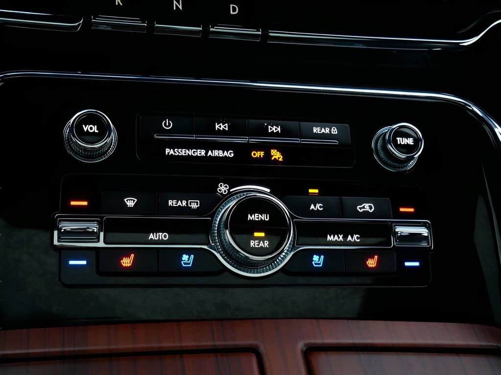 Certified 2023 Lincoln Navigator Reserve AWD/4WD image 23