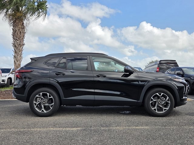 Used 2024 Chevrolet Trax LT w/ Driver Confidence Package FWD image 7
