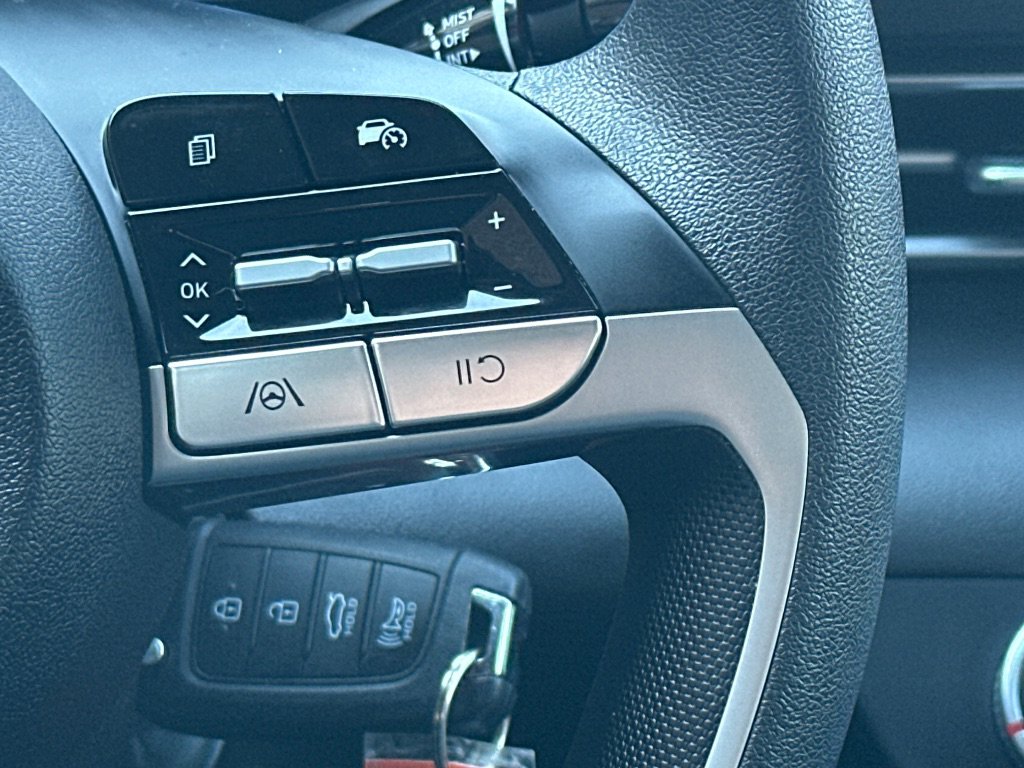 Used 2024 Hyundai Elantra SE image 22