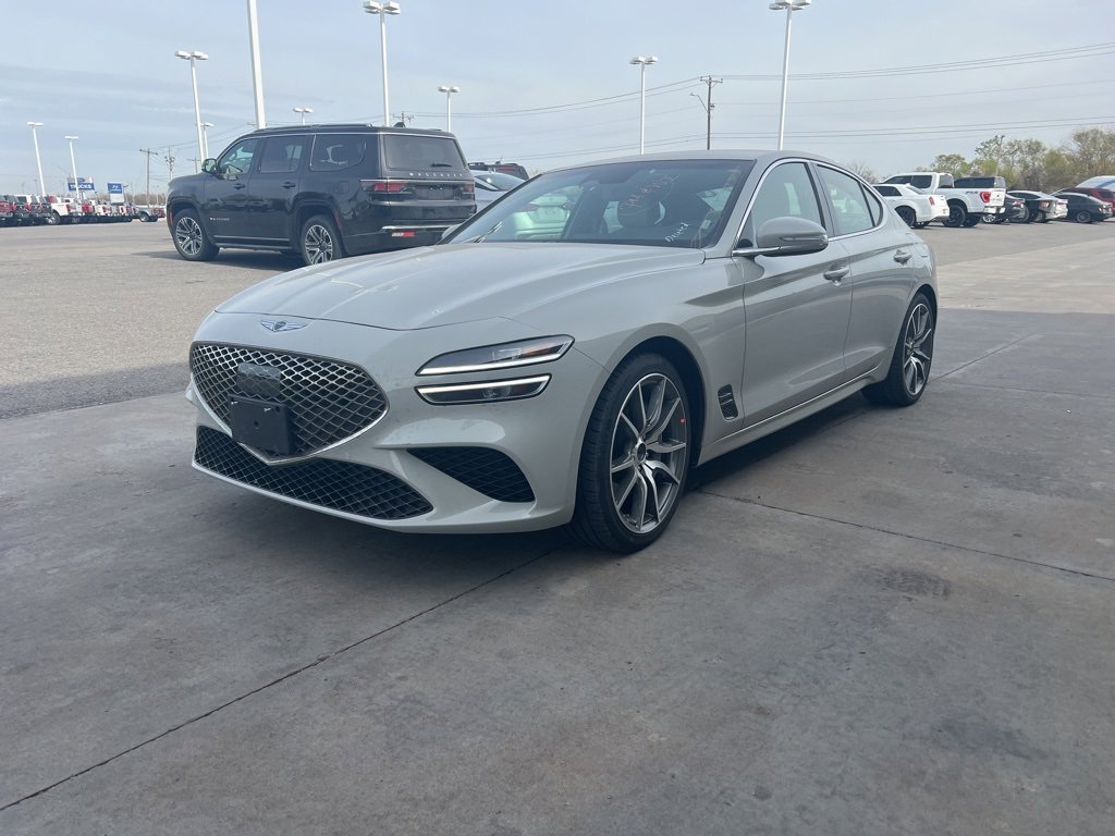 Used 2025 Genesis G70 2.5T image 1