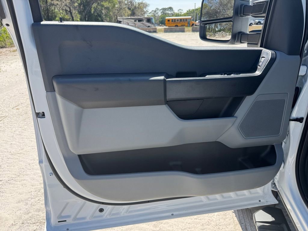 New 2026 Ford F550 4x4 Regular Cab Super Duty image 27