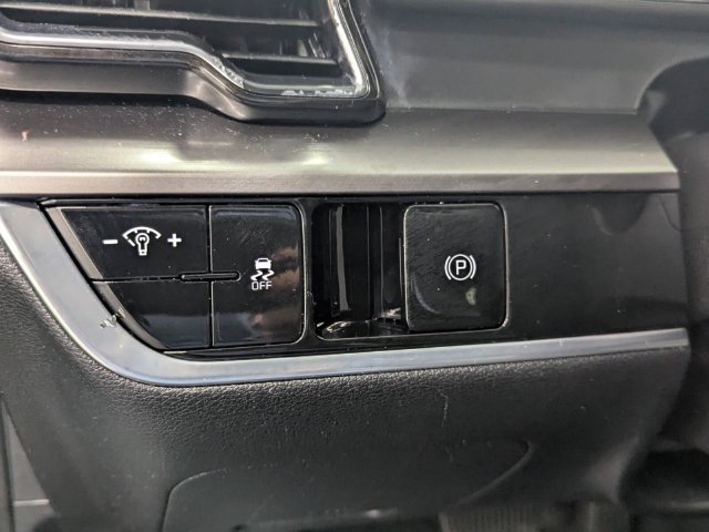 Certified 2023 Kia Sportage EX FWD image 13