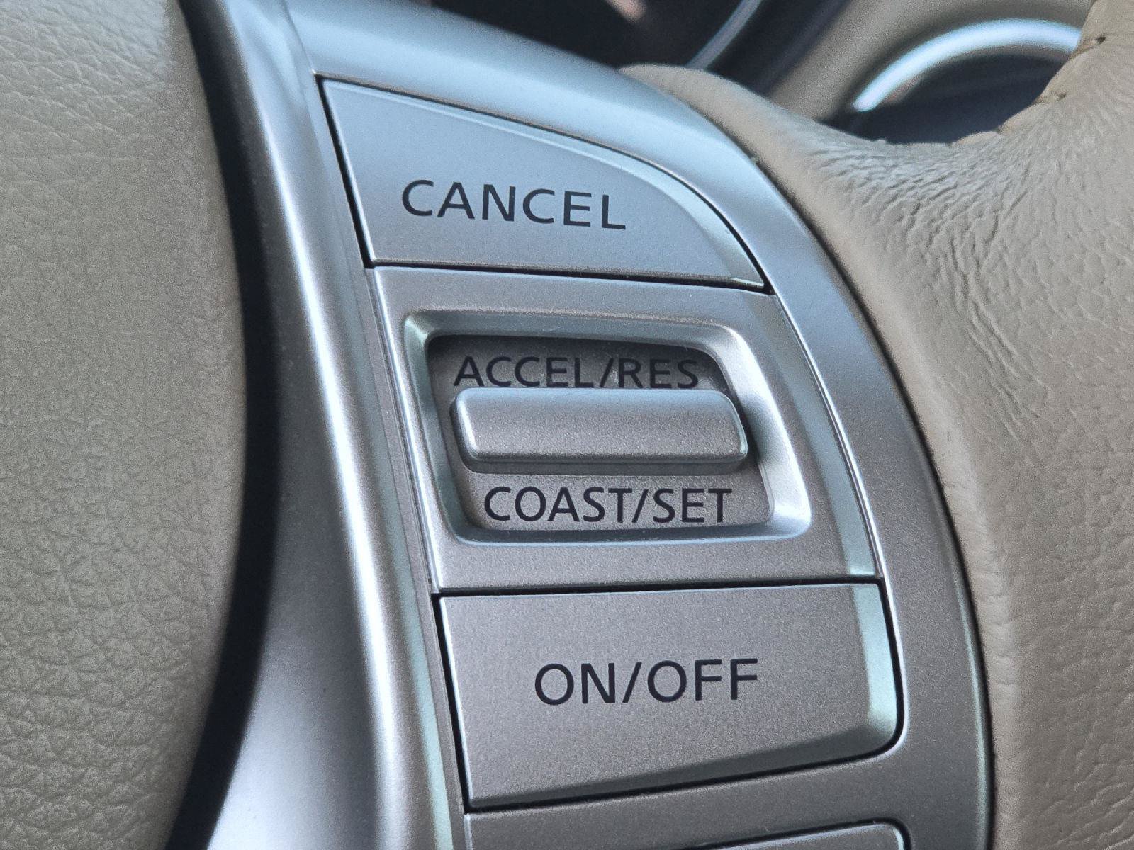 Used 2015 Nissan Rogue SL AWD/4WD image 29