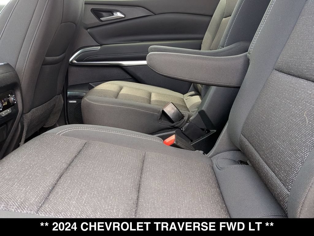 Used 2024 Chevrolet Traverse LT w/ Enhanced Driving Package FWD image 3