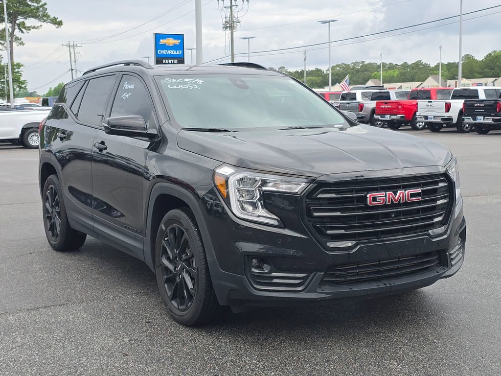 Used 2024 GMC Terrain SLT w/ Infotainment Package II AWD/4WD image 1