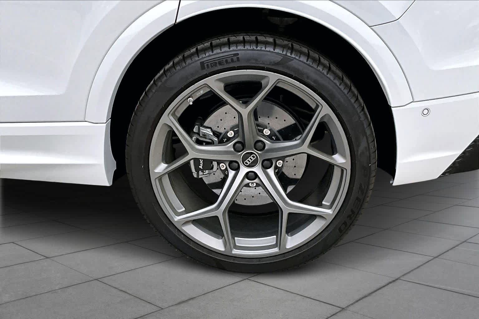 New 2025 Audi RS Q8 performance image 11