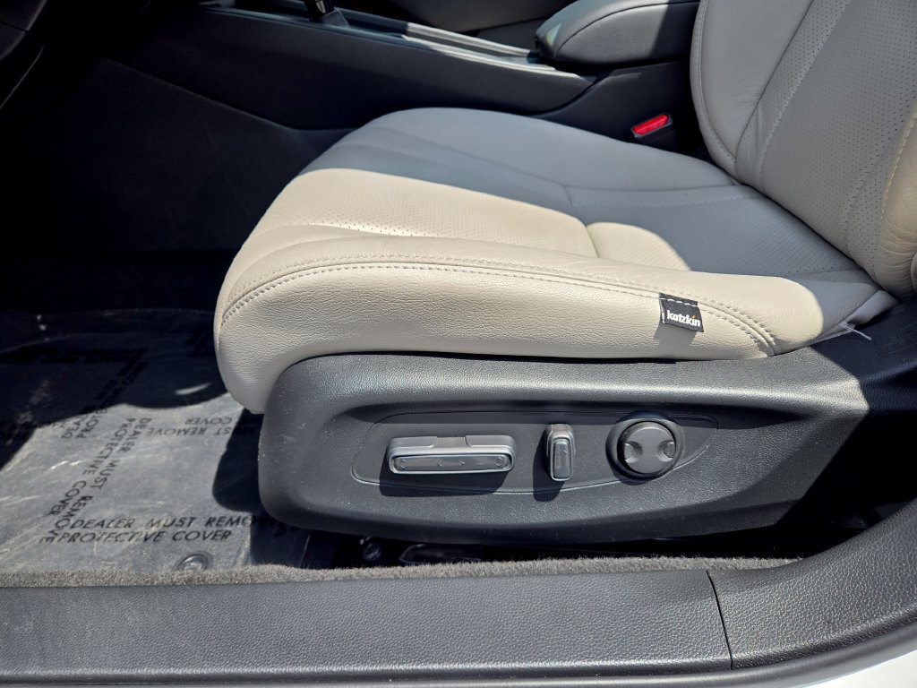 Used 2023 Honda Accord EX image 25