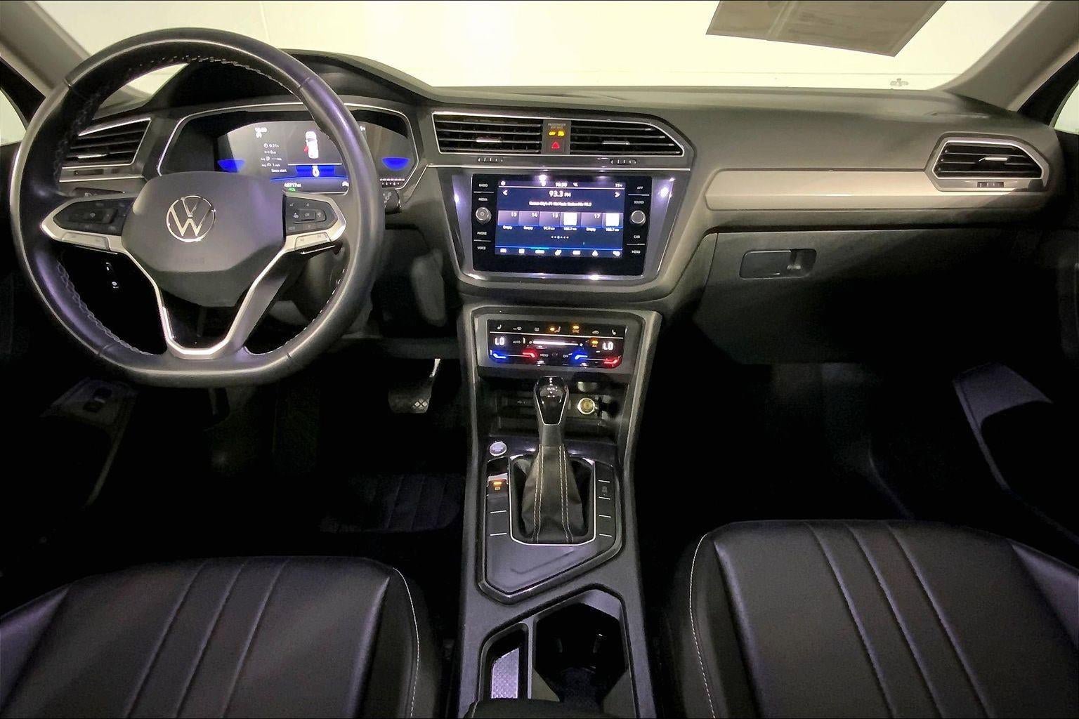 Used 2024 Volkswagen Tiguan SE FWD image 17