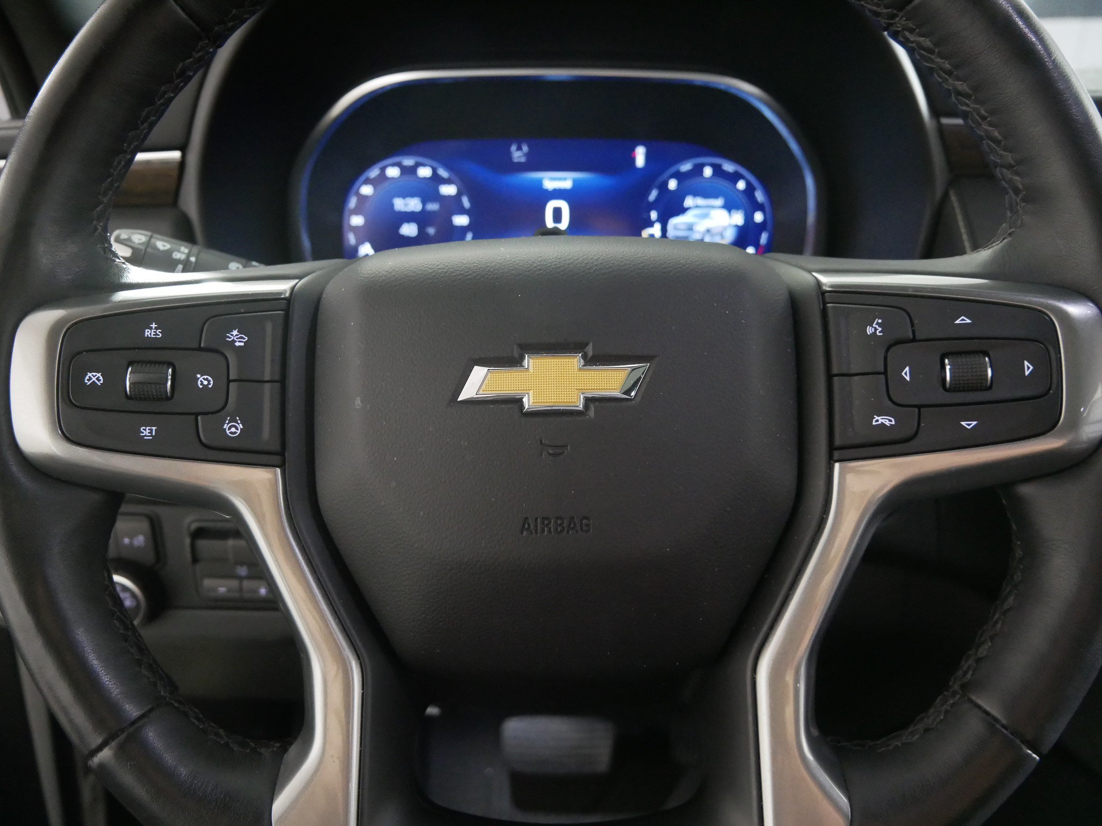 Used 2023 Chevrolet Tahoe Premier w/ Advanced Technology Package AWD/4WD image 25
