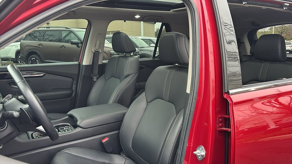 Certified 2023 Honda Pilot Touring image 10