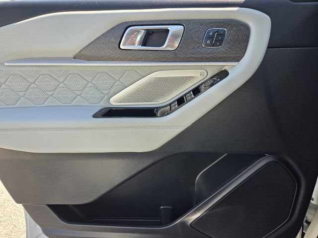 Used 2025 Ford Explorer Platinum w/ Ultimate Package RWD image 24