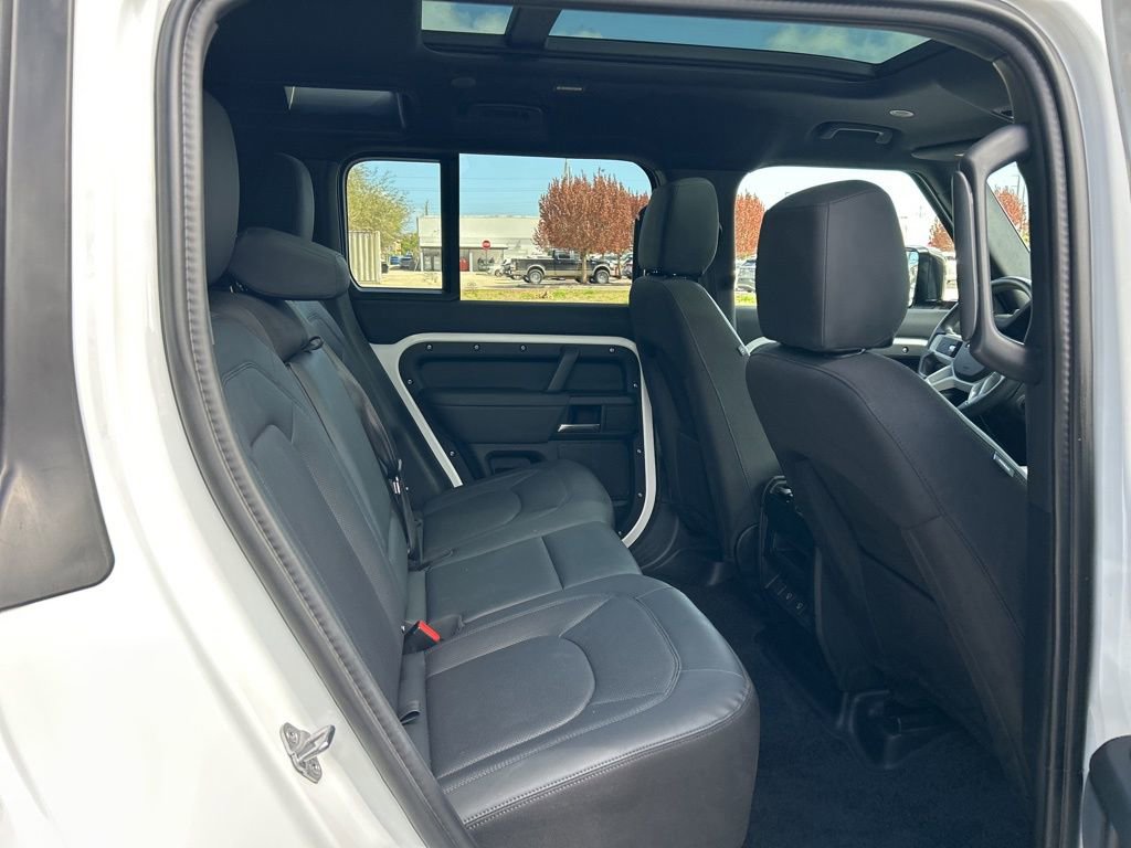 Used 2025 Land Rover Defender 110 S image 46