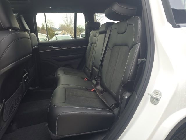 New 2026 Jeep Grand Cherokee Laredo image 28