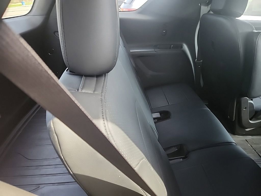 Used 2023 Chevrolet Traverse LT w/ Midnight/Sport Edition image 13