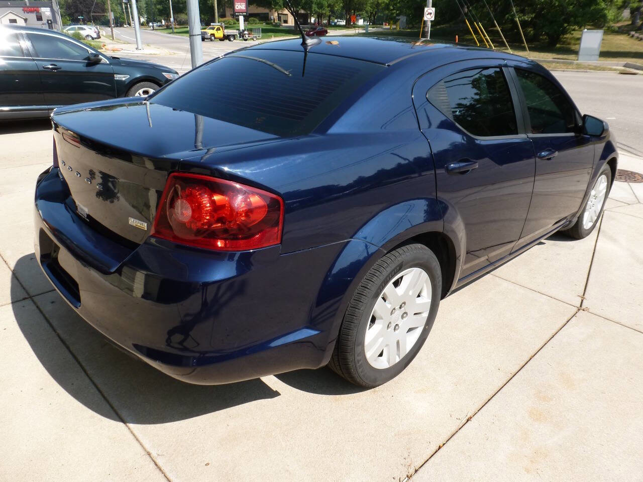 Used 2014 Dodge Avenger SE w/ Quick Order Package 27Z SE V6 image 2