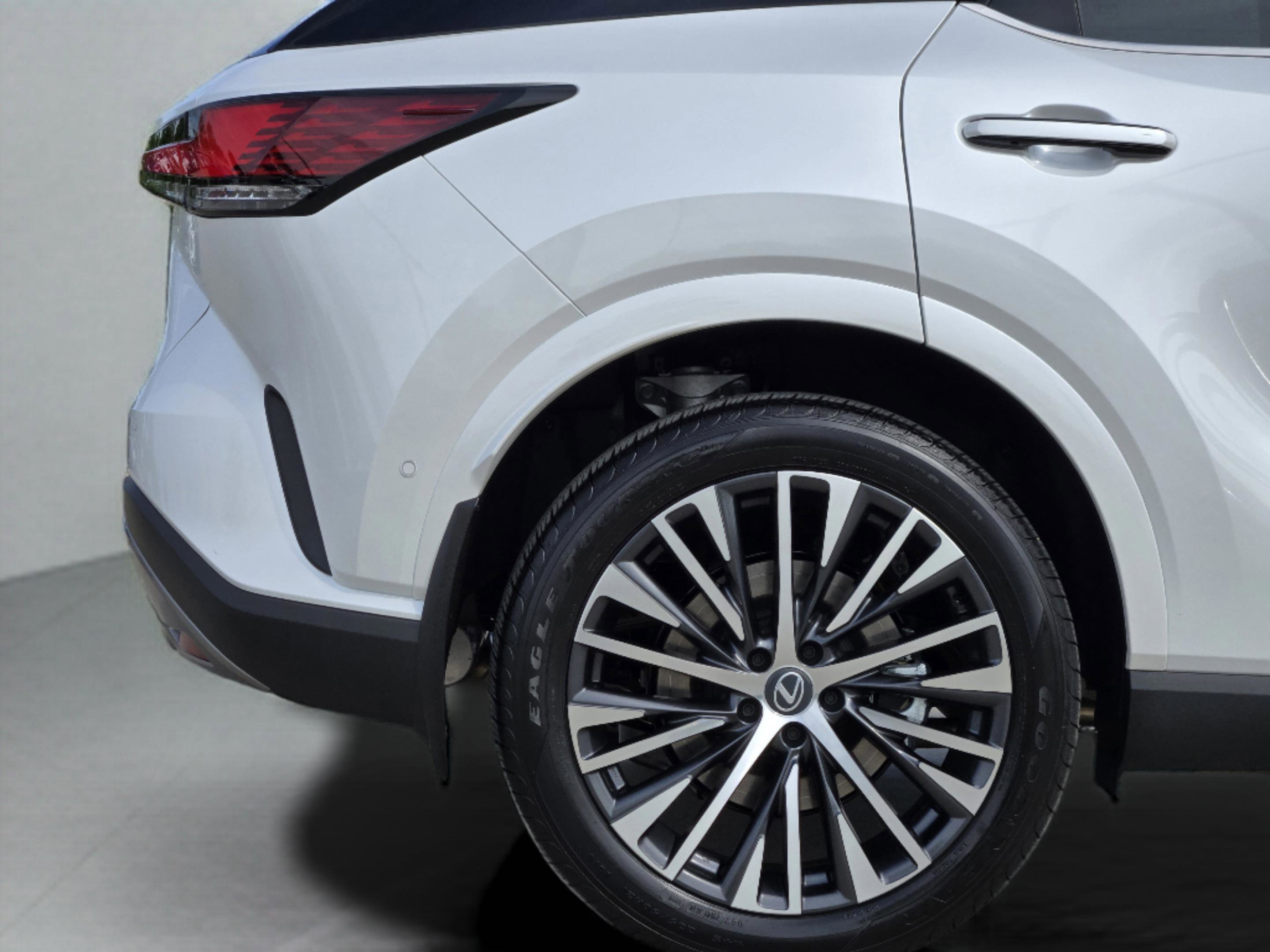 Used 2026 Lexus RX 350 w/ Convenience Package image 33