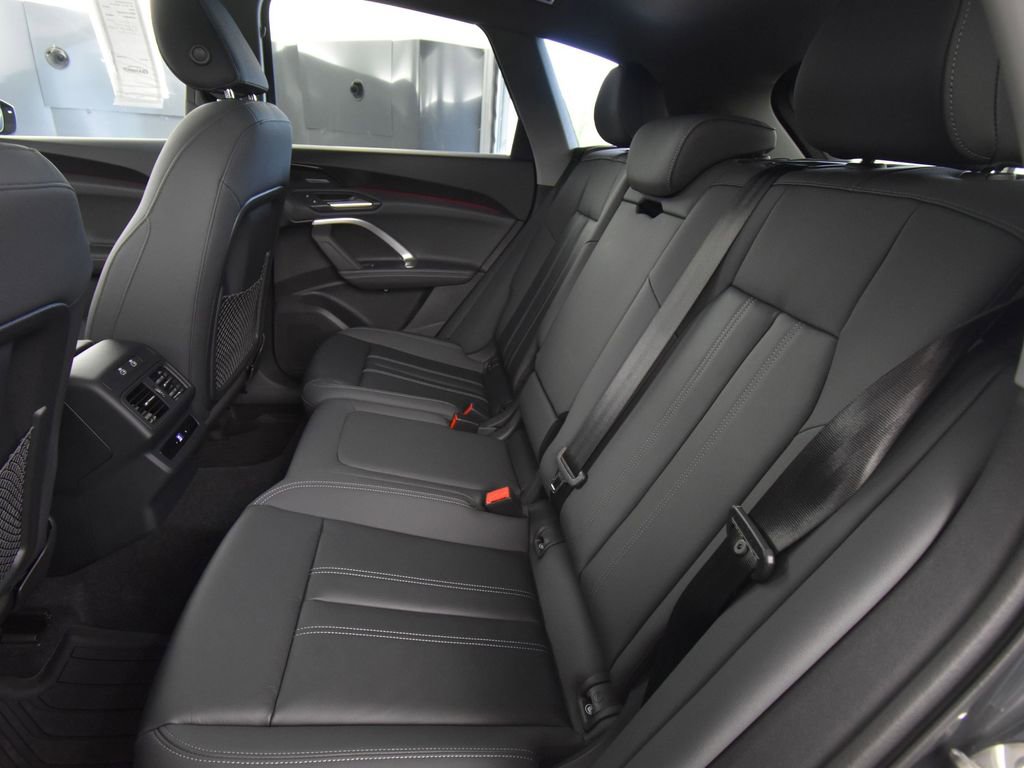 New 2025 Audi Q5 Premium Plus image 16