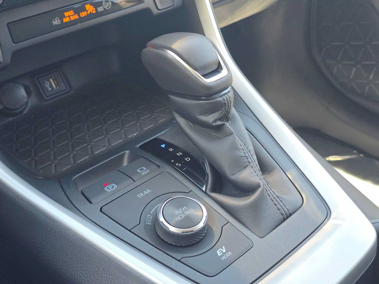 Certified 2025 Toyota RAV4 XLE Premium AWD/4WD image 27