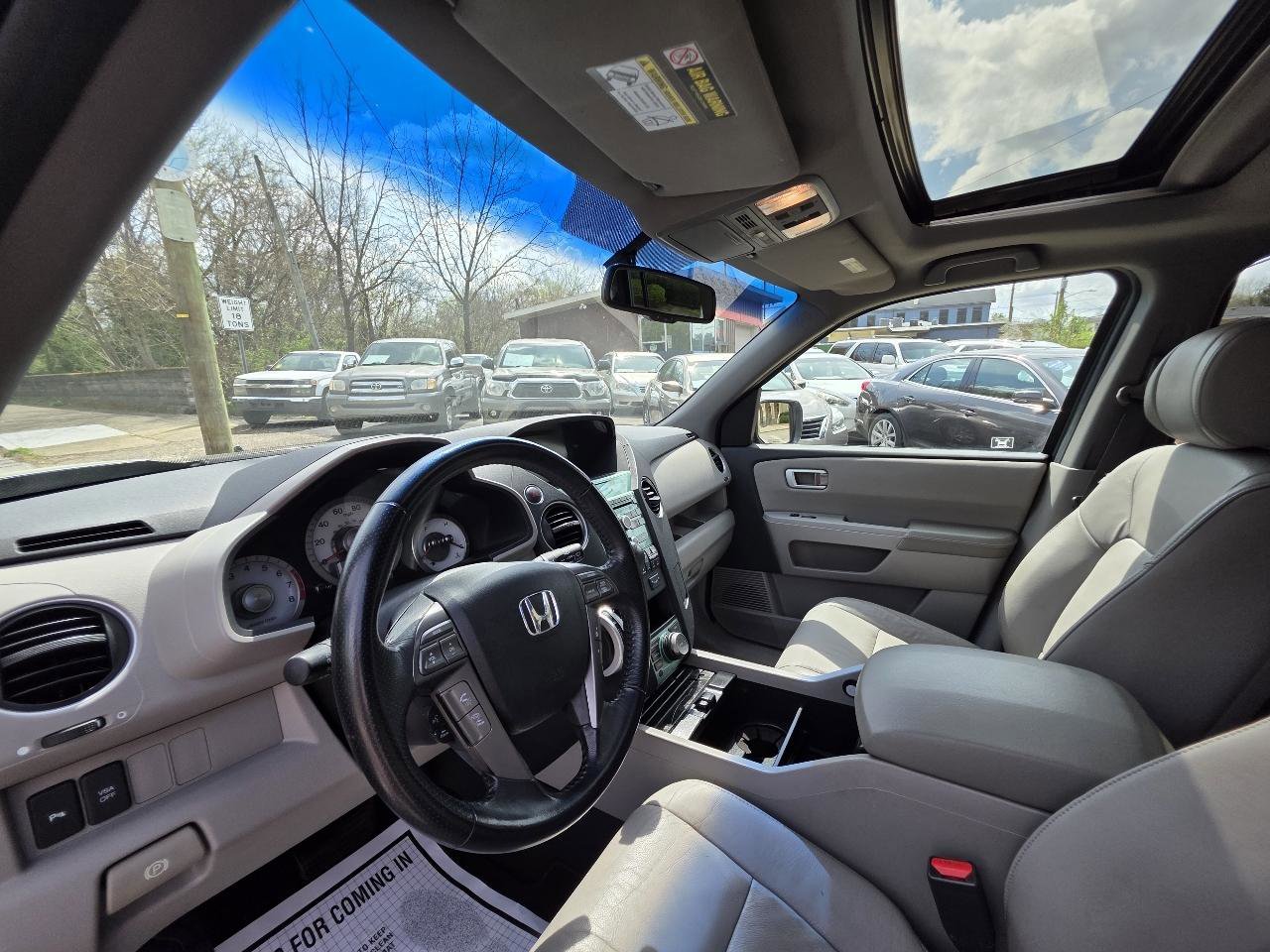 Used 2010 Honda Pilot Touring image 12