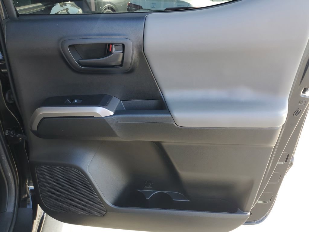 Certified 2022 Toyota Tacoma SR5 image 30