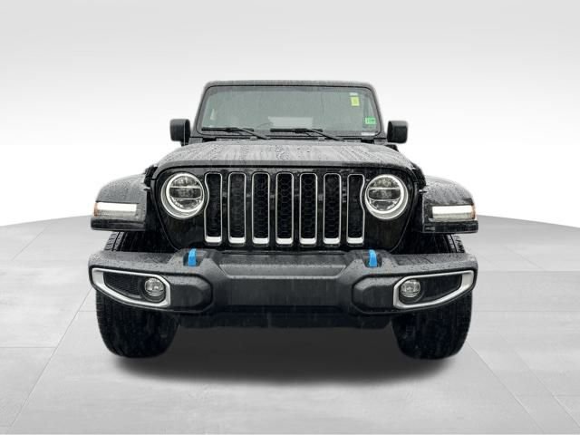 Used 2022 Jeep Wrangler Unlimited Sahara w/ Cold Weather Group image 16