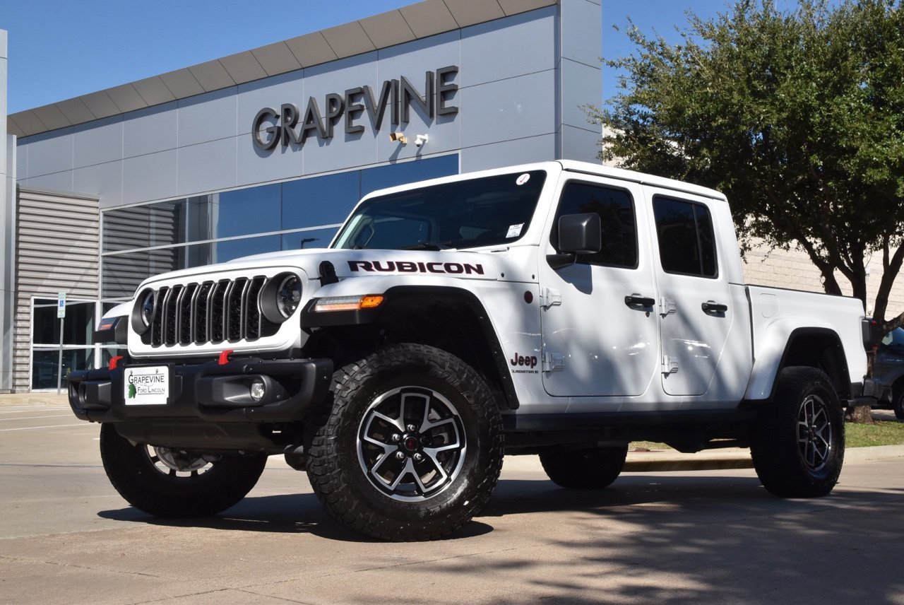 Used 2025 Jeep Gladiator Rubicon AWD/4WD image 2