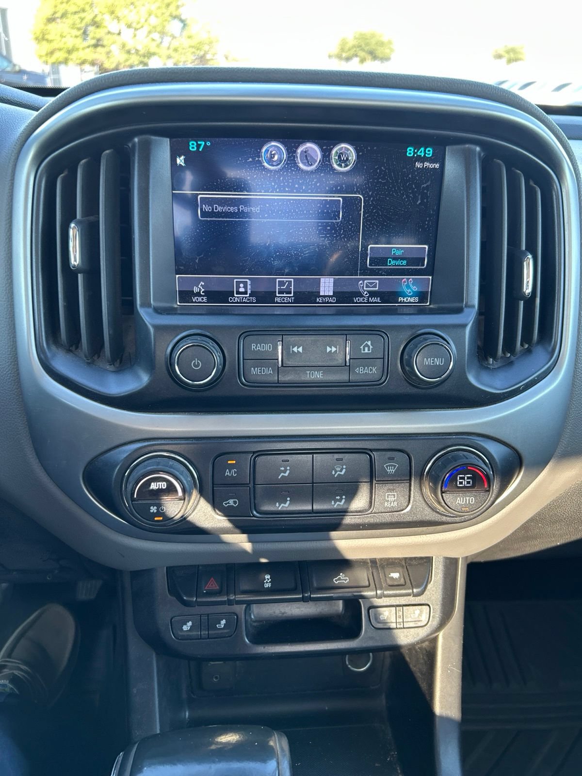 Used 2015 Chevrolet Colorado LT w/ Luxury Package RWD image 12