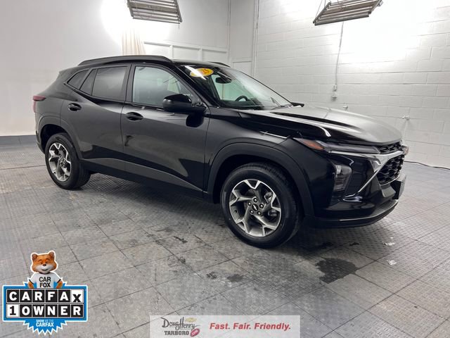 Used 2025 Chevrolet Trax LT image 3