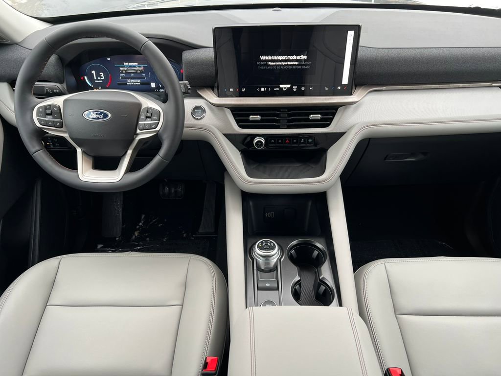 Used 2026 Ford Explorer Active w/ Active Comfort Package image 2