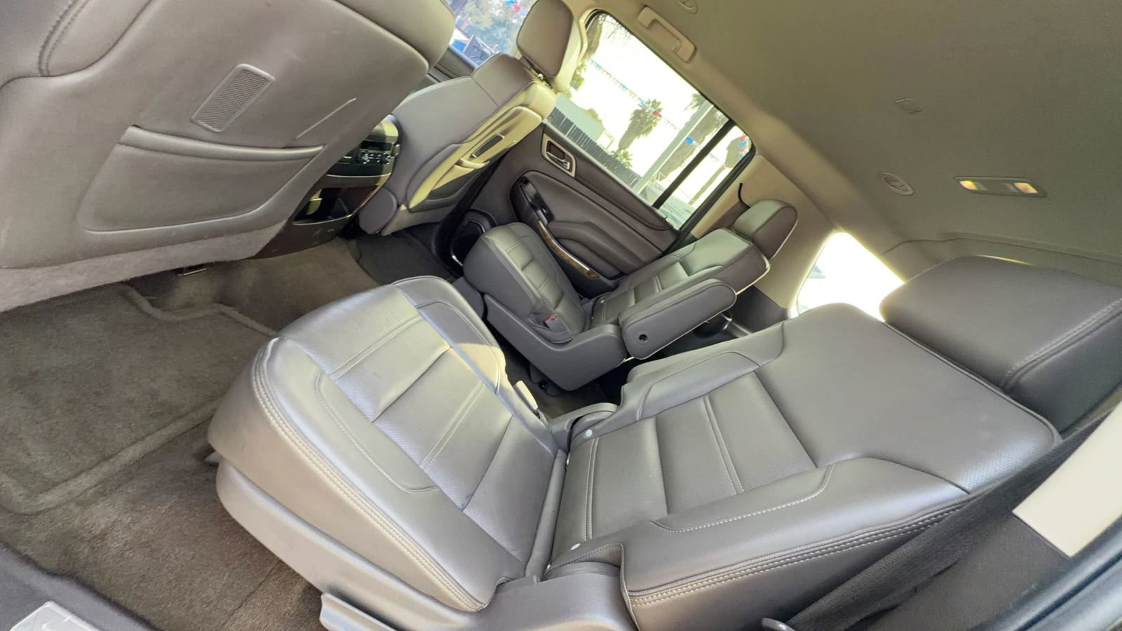 Used 2016 GMC Yukon XL Denali image 30