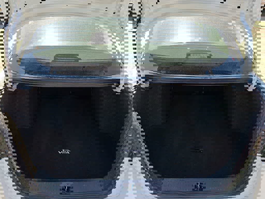 Used 2025 Nissan Versa SV image 29