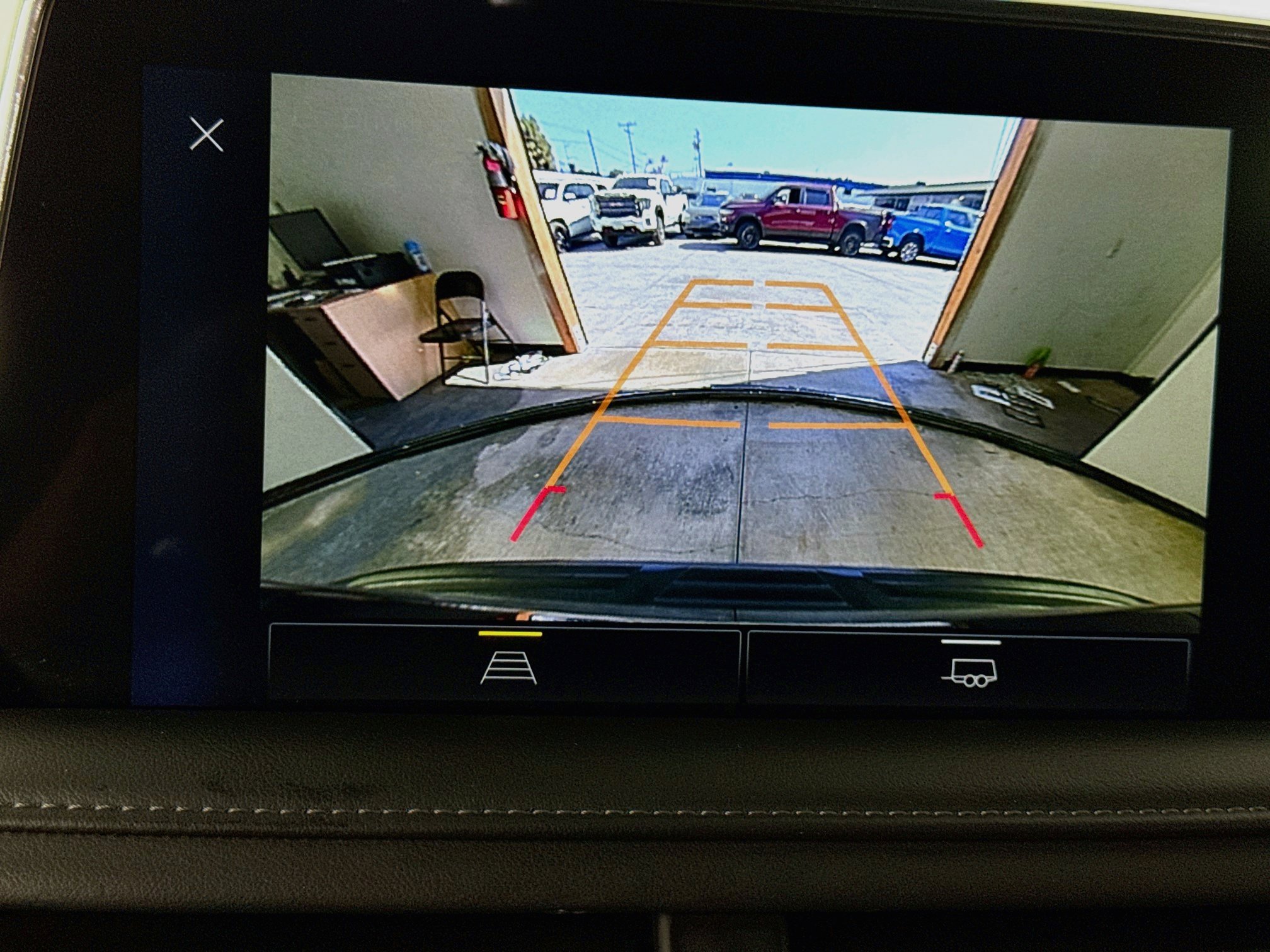 Used 2024 Chevrolet Suburban LT RWD image 16