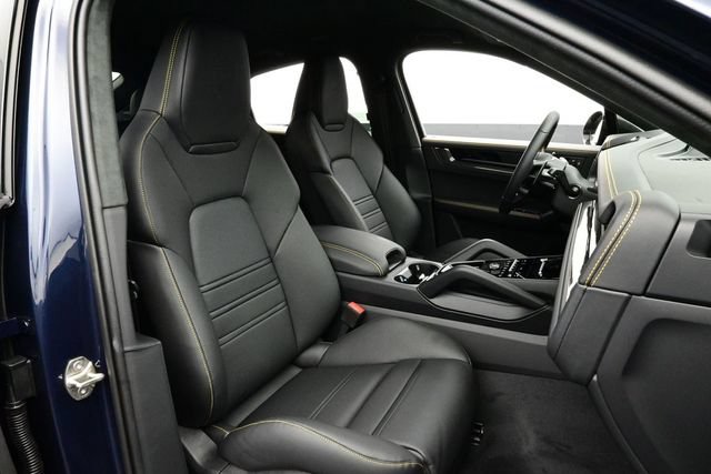 New 2026 Porsche Cayenne Turbo GT AWD/4WD image 18