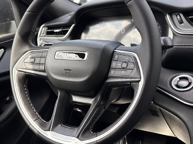 New 2026 Jeep Grand Cherokee Laredo X AWD/4WD image 14