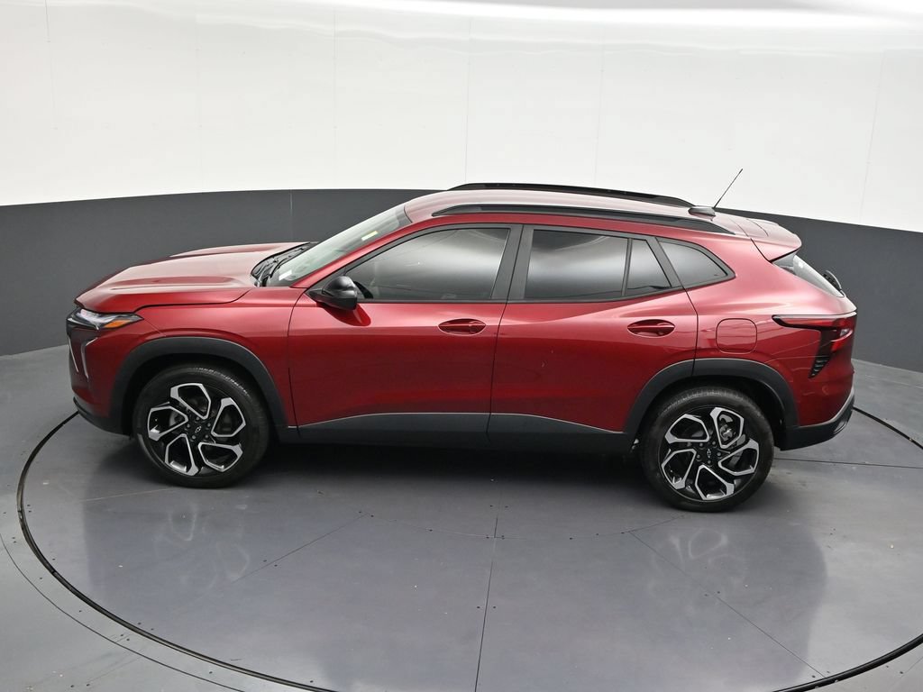 Used 2024 Chevrolet Trax RS FWD image 18