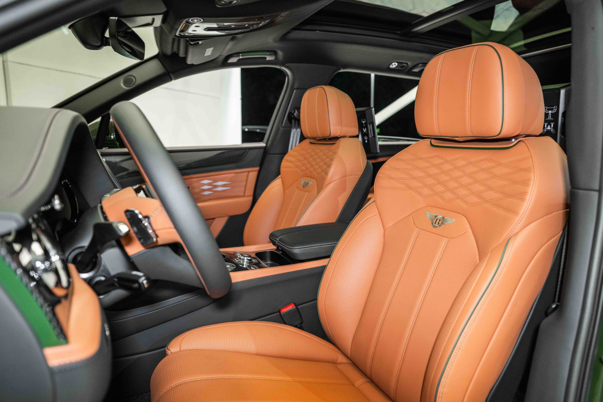 New 2024 Bentley Bentayga Extended Wheelbase image 17