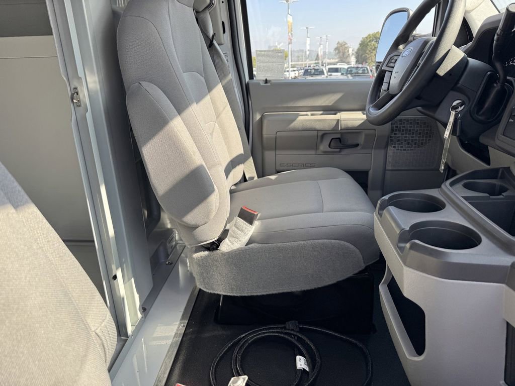 New 2026 Ford E-350 and Econoline 350 Super Duty w/ Power Equipment Group RWD image 6