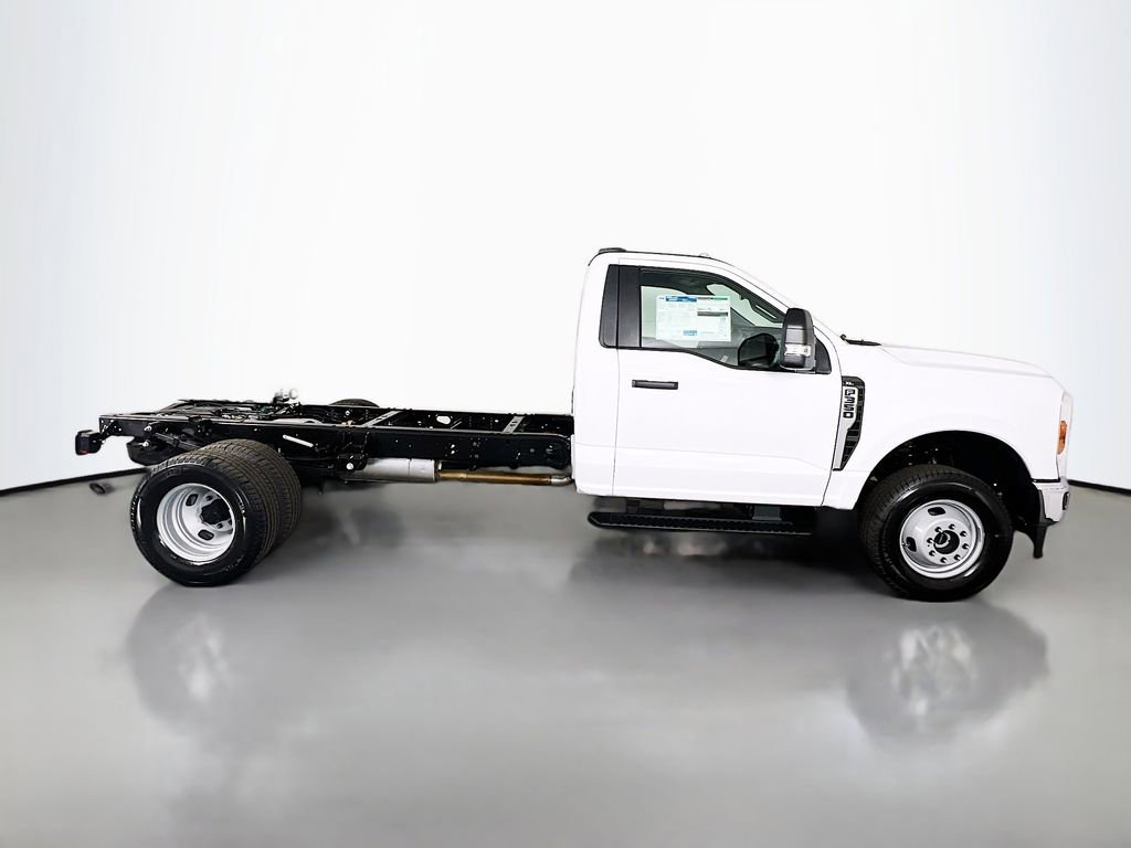 New 2025 Ford F350 XL w/ XL Chrome Package image 16