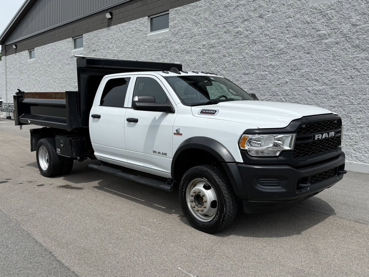 Used 2022 RAM 5500 Tradesman w/ Max Tow Package image 2