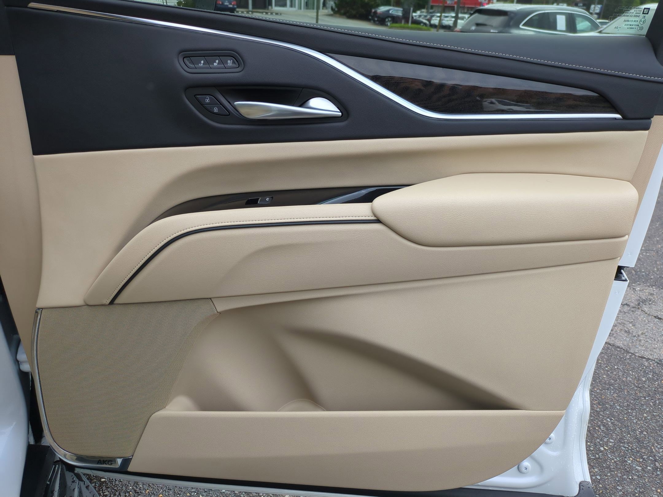 Used 2023 Cadillac Escalade Premium Luxury AWD/4WD image 37