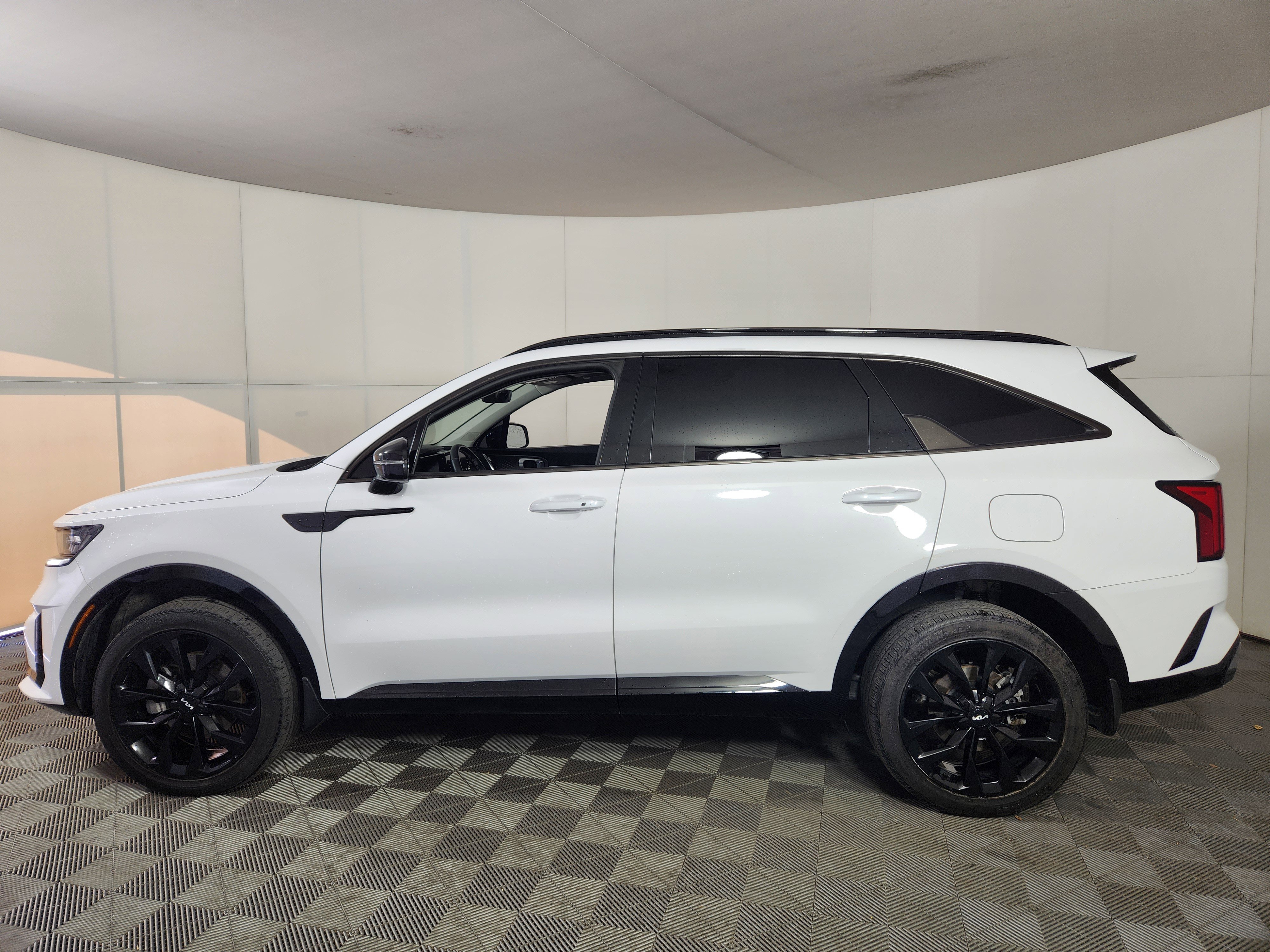 Used 2022 Kia Sorento SX image 4